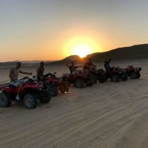 טיול יום טרקטורונים במדבר + סיבוב בטיילת דהב (יוצא מטאבה)